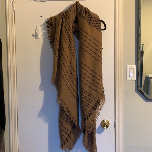 Forever 21 Blanket Scarf - Picture 4 of 4